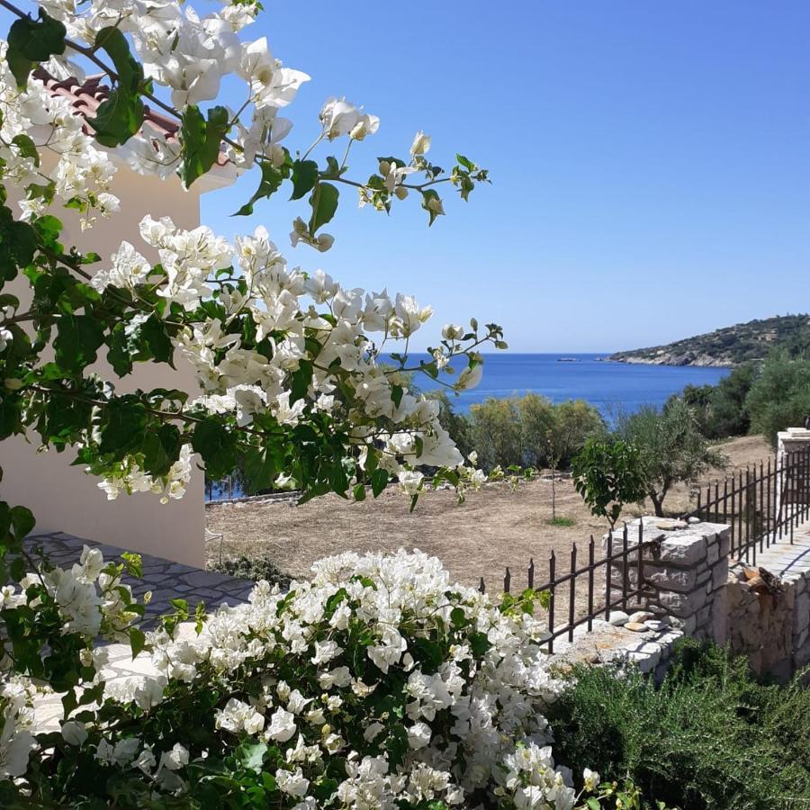 Seafront Studio With Direct Beach Access Koróni Esterno foto