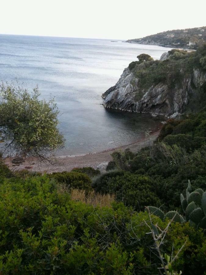 Seafront Studio With Direct Beach Access Koróni Esterno foto